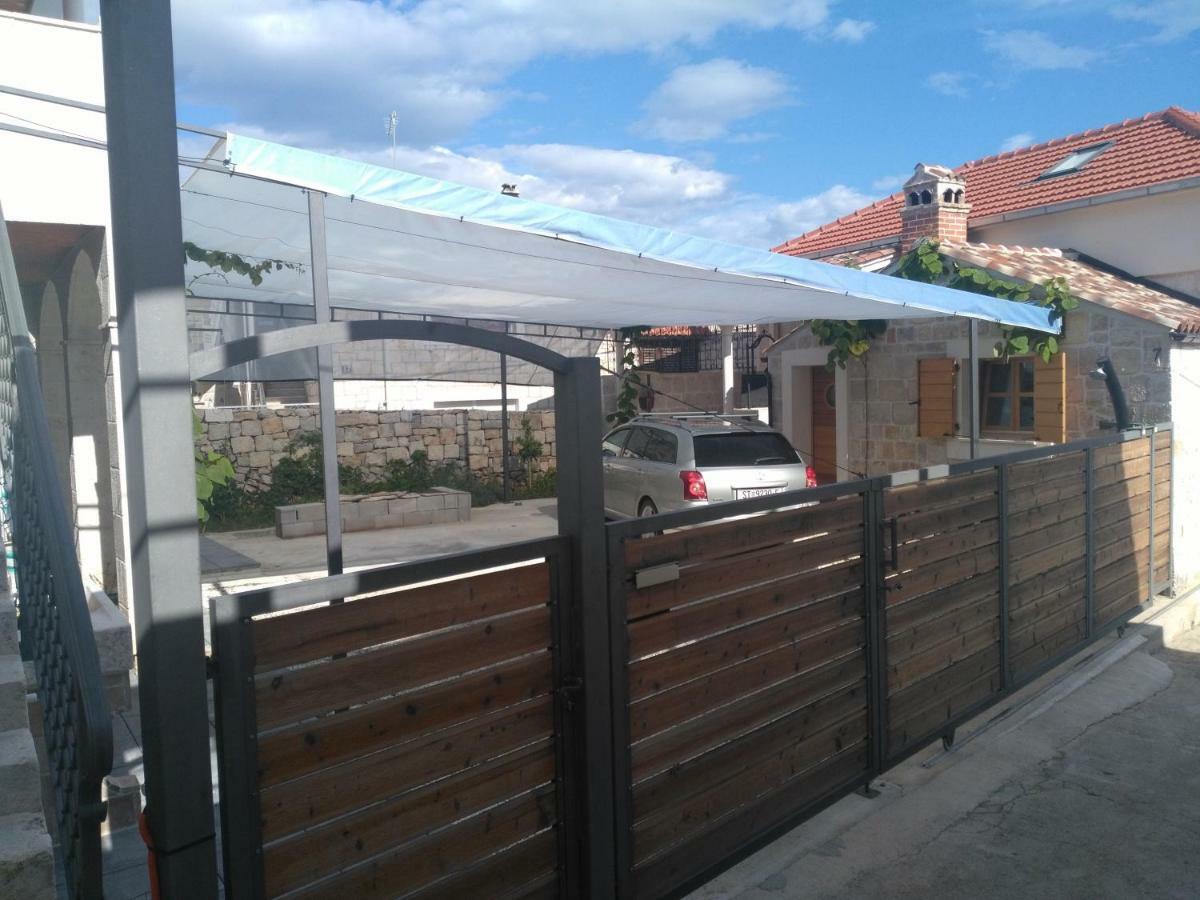 Apartment Buga Slatine Exterior foto